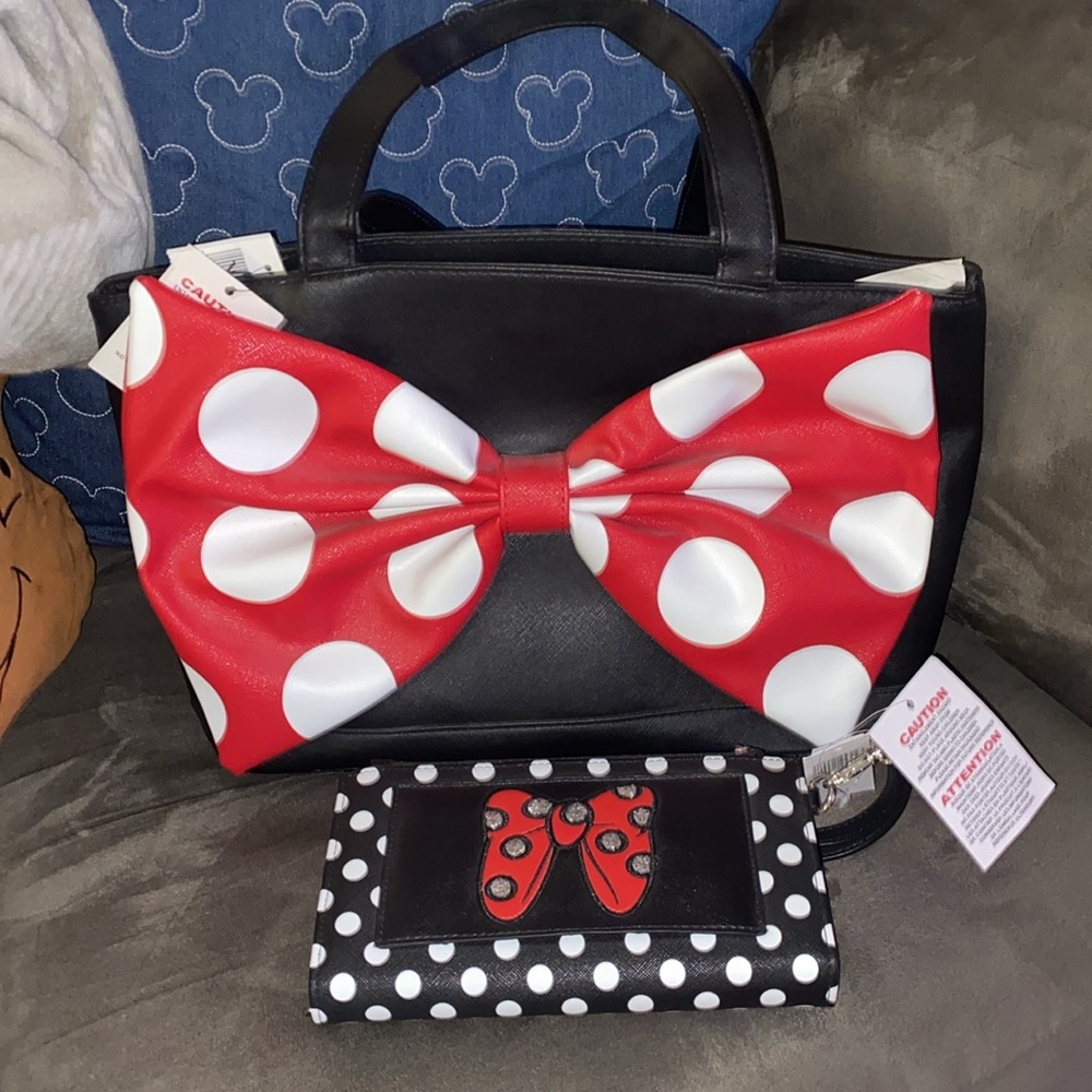 Disney Minnie Mouse handbag and wristlet wallet